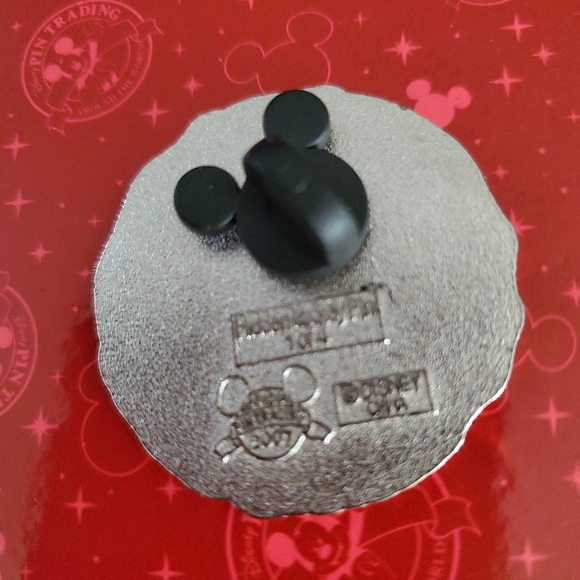 Mickey Mouse Silver Pirate Coin Pin - Picture 4 of 8